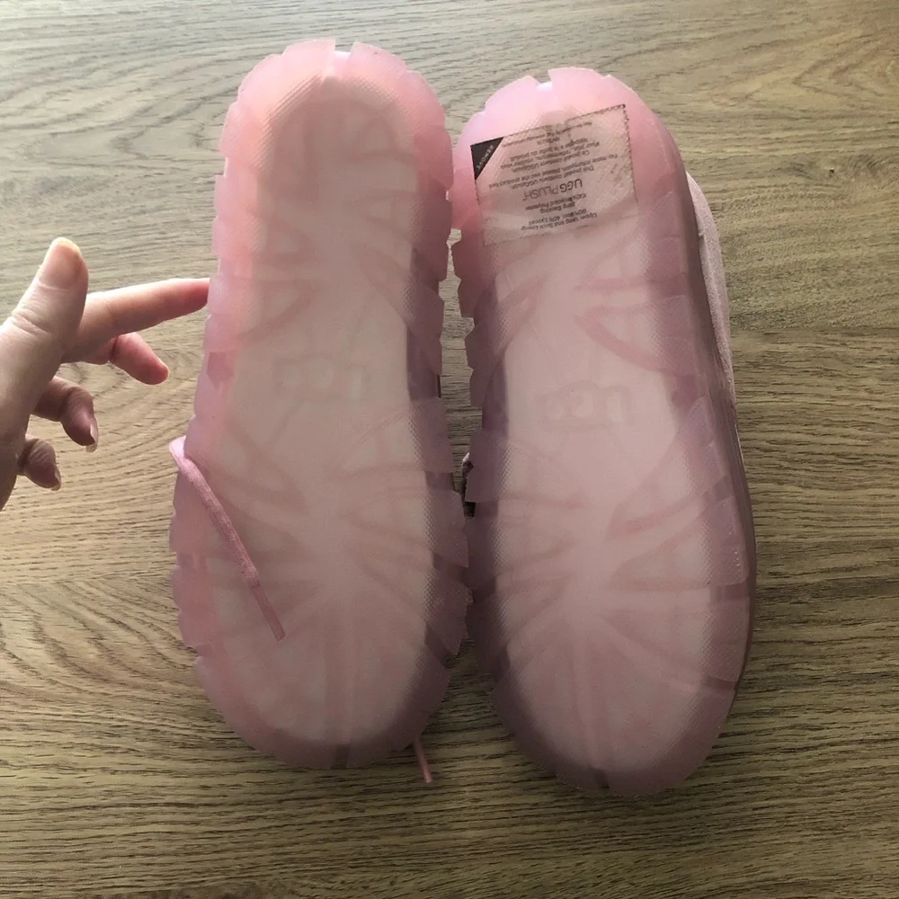 NWOB $140 Neumel Boot (Women) UGG® in Horizon Pink - size 5!